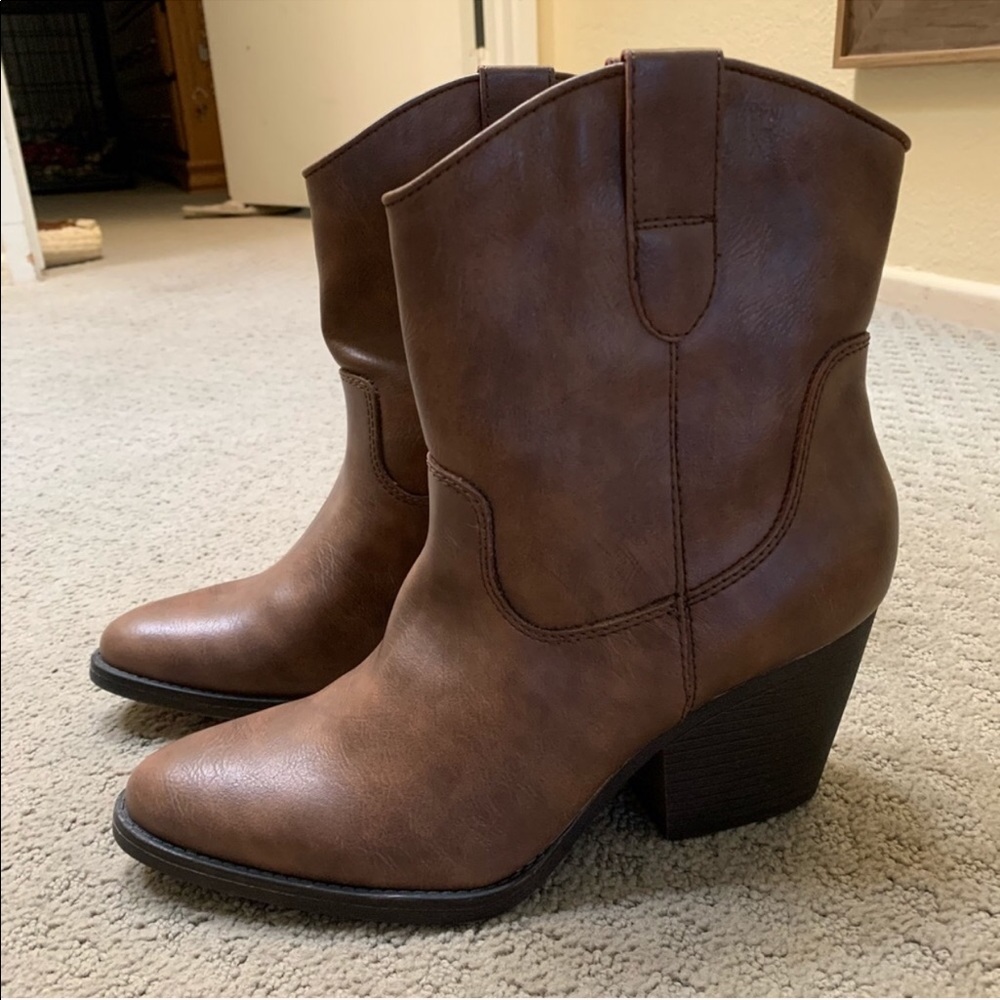 Madden girl boots, NWT!